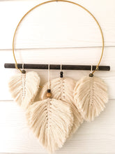 Load image into Gallery viewer, Macrame leaf wall hanging